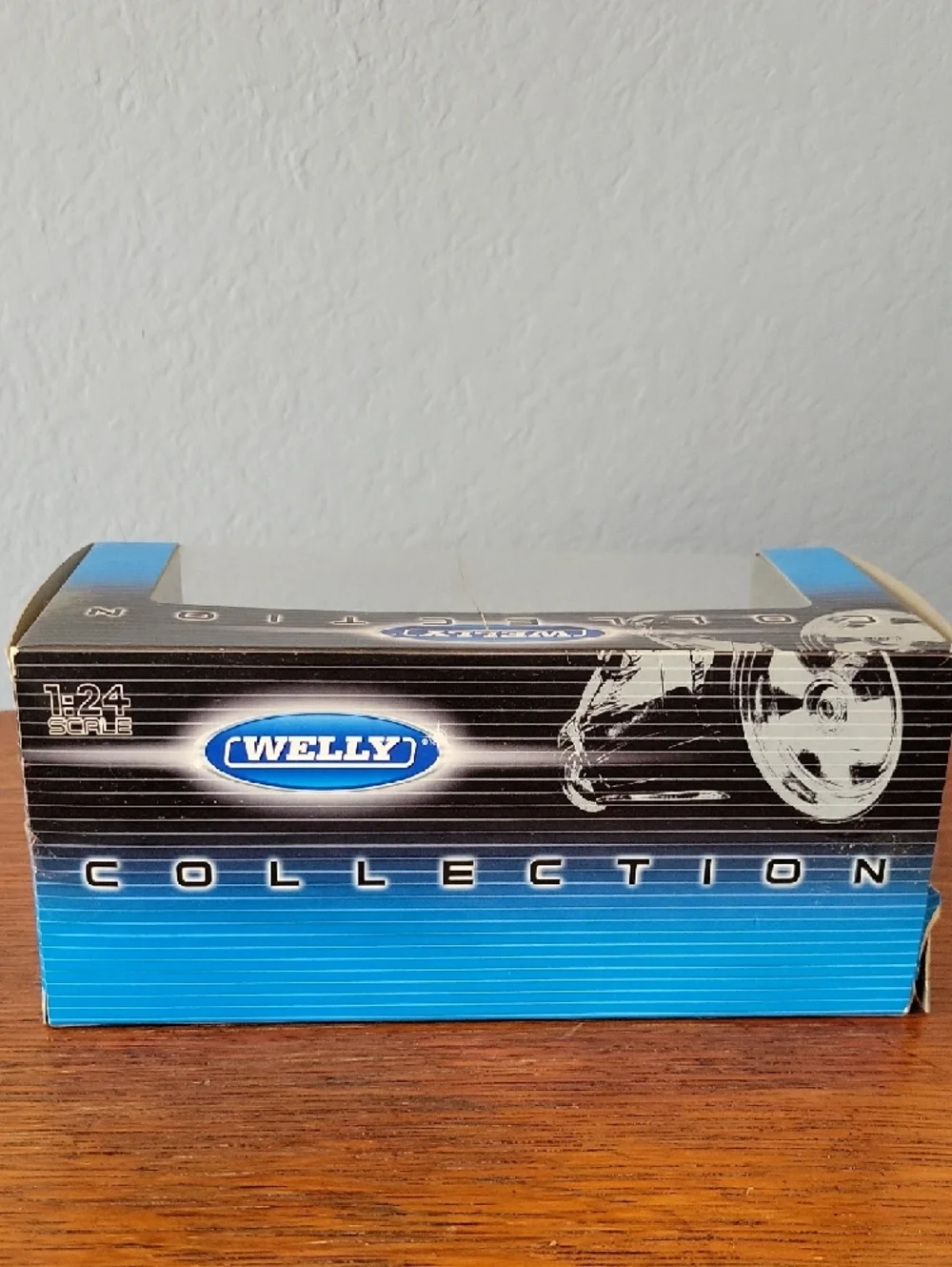 1941 Chevrolet Special Deluxe Die-Cast Convertible By Welly
